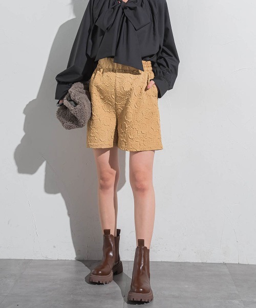 VICKY(ビッキー)の「ふくれジャガードショートパンツ≪手洗い可能≫(その他パンツ・レディース・オフホワイト/ブラック/ベージュ/グリーン・M)」の1枚目の写真