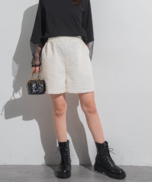 VICKY(ビッキー)の「ふくれジャガードショートパンツ≪手洗い可能≫(その他パンツ・レディース・オフホワイト/ブラック/ベージュ/グリーン・M)」の2枚目の写真
