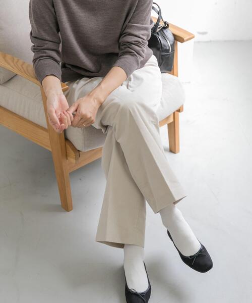 URBAN RESEARCH DOORS(アーバンリサーチドアーズ)の「『UR TECH』コーデュロイトラウザーパンツ(その他パンツ・レディース・ブラック系その他/カーキ/アイボリー・MEDIUM/SMALL)」の2枚目の写真