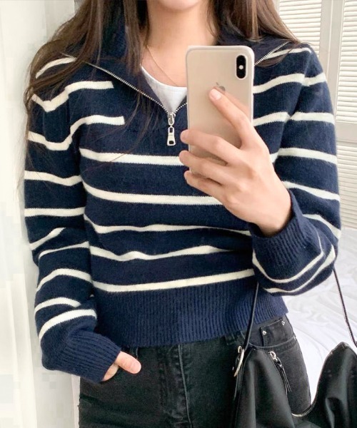 by LEGNA(バイレグナ)の「フロントのジッパーデザインがアクセント。ボーダー柄セーラーカラーニット(ニット/セーター・レディース・ホワイト×ブラック/ホワイト×レッド/ホワイト×ブルー/ネイビー×ホワイト・FREE)」の11枚目の写真