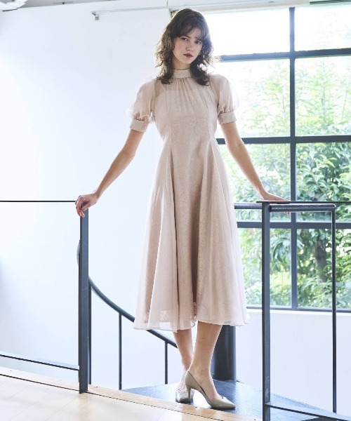 AND COUTURE(アンドクチュール)の「オーガンジー×レースドレス(ドレス・レディース・ライトグレー/ブラック/ネイビー/ベージュ・FREE)」の3枚目の写真