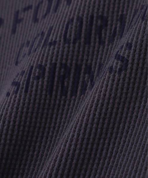 AVIREX（アヴィレックス）の「MINI WAFFLE T-SHIRT / ミニワッフル 半袖Tシャツ / AVIREX / アヴィレックス（Tシャツ/カットソー・メンズ・オリーブ/ホワイト/ブラック/チャコール・LARGE/MEDIUM/SMALL/X-LARGE）」の16枚目の写真