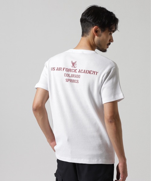 AVIREX（アヴィレックス）の「MINI WAFFLE T-SHIRT / ミニワッフル 半袖Tシャツ / AVIREX / アヴィレックス（Tシャツ/カットソー・メンズ・オリーブ/ホワイト/ブラック/チャコール・LARGE/MEDIUM/SMALL/X-LARGE）」の17枚目の写真