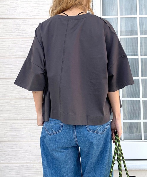 Q(キュー)の「ドライタッチコットンT(Tシャツ/カットソー・レディース・ライム/ホワイト/チャコールグレー・MEDIUM)」の18枚目の写真