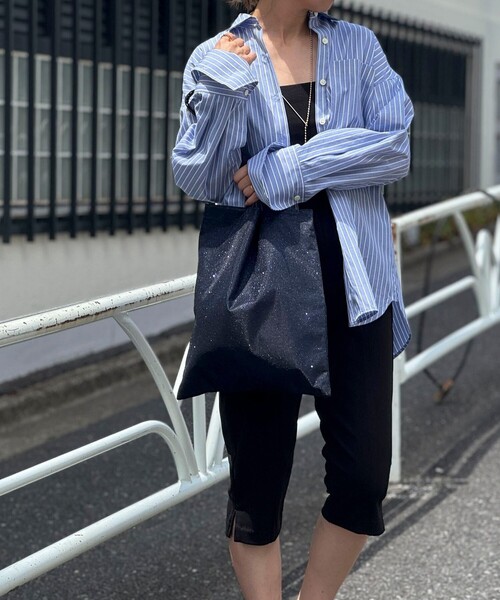 NOLLEY’S（ノーリーズ）の「キララメバッグ（トートバッグ・レディース・ゴールド/チャコールグレー/ブラック/ネイビー/グレイッシュベージュ/シルバー・FREE）」の4枚目の写真