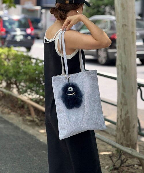 NOLLEY’S（ノーリーズ）の「キララメバッグ（トートバッグ・レディース・ゴールド/チャコールグレー/ブラック/ネイビー/グレイッシュベージュ/シルバー・FREE）」の8枚目の写真