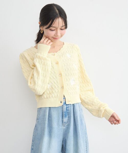 earth music&ecology（アースミュージックアンドエコロジー）の「フラワー刺繍カーディガン（カーディガン/ボレロ・レディース・イエロー/アイボリー/サックスブルー・FREE）」の10枚目の写真