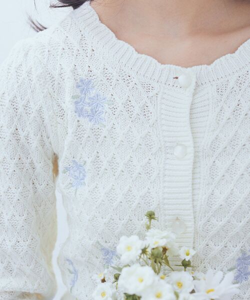 earth music&ecology（アースミュージックアンドエコロジー）の「フラワー刺繍カーディガン（カーディガン/ボレロ・レディース・イエロー/アイボリー/サックスブルー・FREE）」の17枚目の写真