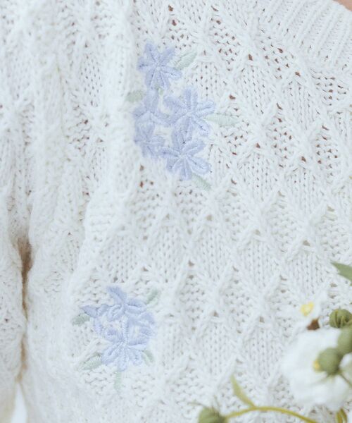 earth music&ecology（アースミュージックアンドエコロジー）の「フラワー刺繍カーディガン（カーディガン/ボレロ・レディース・イエロー/アイボリー/サックスブルー・FREE）」の18枚目の写真