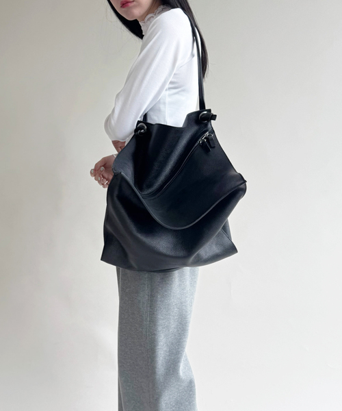 ITTI(イッチ)の「【ITTI/イッチ】HERRIE BOX ONE HANDLE BAG(ショルダーバッグ・レディース・ブラック・FREE)」の2枚目の写真