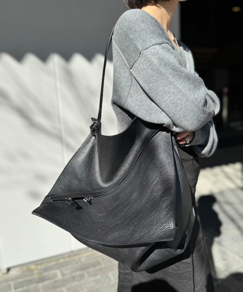 ITTI(イッチ)の「【ITTI/イッチ】HERRIE BOX ONE HANDLE BAG(ショルダーバッグ・レディース・ブラック・FREE)」の7枚目の写真