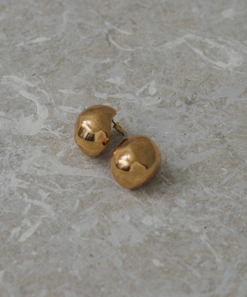 ADAM ET ROPE'（アダムエロペ）の「【EMOELLE】Ball pierce（ピアス（両耳用）・レディース・ゴールド系その他・FREE）」の2枚目の写真