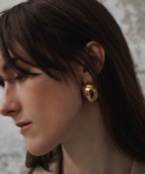 ADAM ET ROPE'（アダムエロペ）の「【EMOELLE】Ball pierce（ピアス（両耳用）・レディース・ゴールド系その他・FREE）」の3枚目の写真