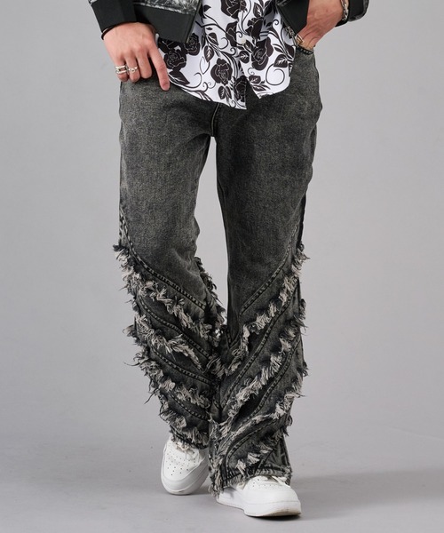 REGIEVO(レジエボ)の「フリンジフレアデニムパンツ(デニムパンツ・メンズ・ブラック/インディゴブルー・LARGE/MEDIUM)」の2枚目の写真