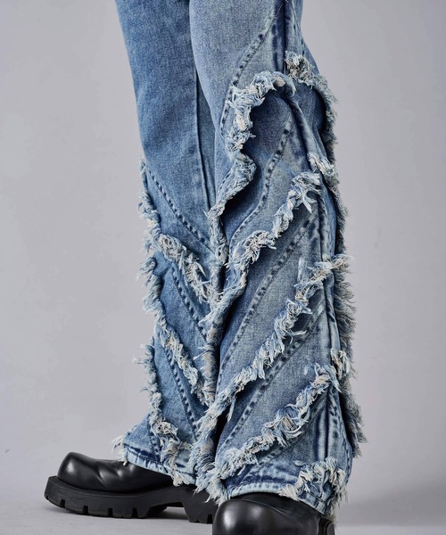 REGIEVO(レジエボ)の「フリンジフレアデニムパンツ(デニムパンツ・メンズ・ブラック/インディゴブルー・LARGE/MEDIUM)」の17枚目の写真