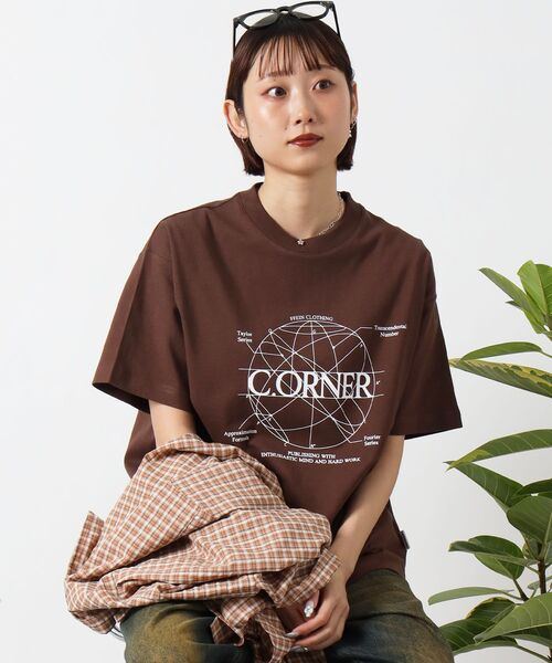FFEIN(フェイン)の「【FFEIN(フェイン)】サークルアート線画プリントTシャツ / 男女兼用 レギュラーサイズ ワンポイント シンプル アートT(Tシャツ/カットソー・メンズ・ブラック/ホワイト/ブラウン/イエロー/ネイビー・SMALL/MEDIUM/LARGE)」の3枚目の写真
