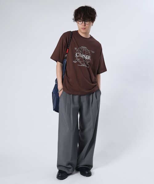 FFEIN(フェイン)の「【FFEIN(フェイン)】サークルアート線画プリントTシャツツ/ Tシャツ クルーネック 半袖 プリント サークルロゴ(Tシャツ/カットソー・メンズ・ブラック/ホワイト/ブラウン/イエロー/ネイビー/アッシュグレー/ライトブルー・SMALL/MEDIUM/LARGE)」の19枚目の写真