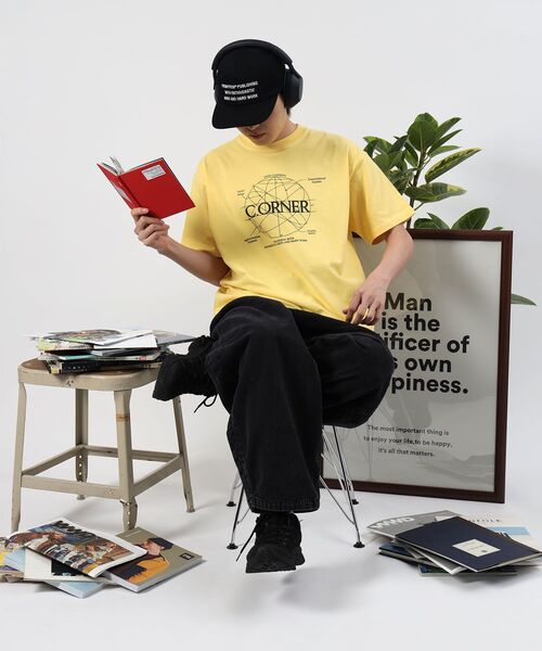 FFEIN(フェイン)の「【FFEIN(フェイン)】サークルアート線画プリントTシャツ / 男女兼用 レギュラーサイズ ワンポイント シンプル アートT(Tシャツ/カットソー・メンズ・ブラック/ホワイト/ブラウン/イエロー/ネイビー・SMALL/MEDIUM/LARGE)」の14枚目の写真