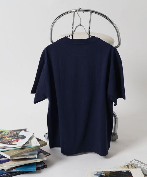 古着 アートt グラフィックプリント ネイビー Tシャツ k-aud10y24n10yad90.jpg