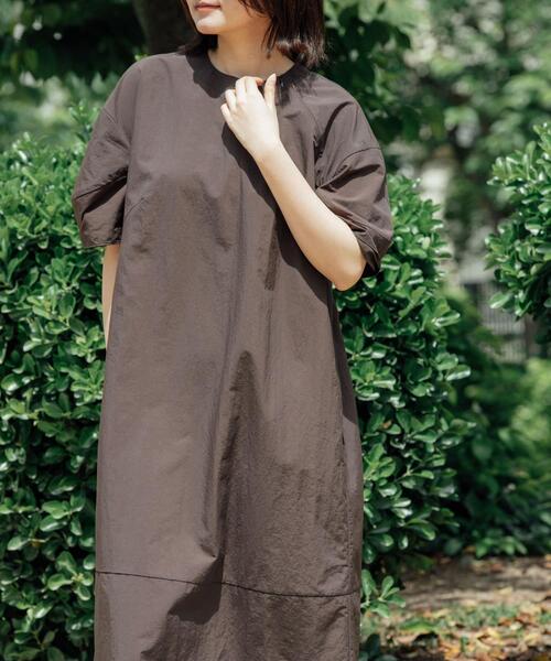 EKAL(エカル)の「『撥水/UVカット/UR TECH』 ナイロンタッサーワンピース(ワンピース・レディース・ネイビー/グレー/ブルー/ベージュ系その他/ブラウン・ONE)」の21枚目の写真