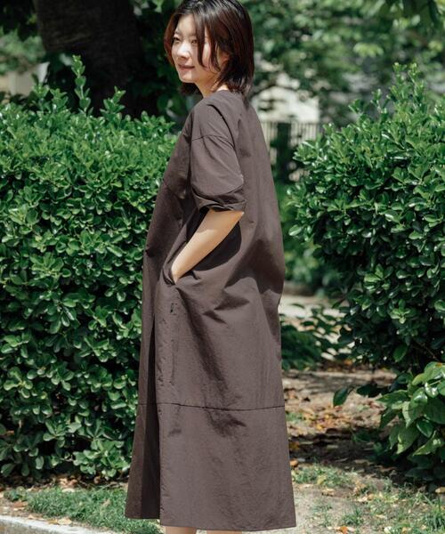 EKAL(エカル)の「『撥水/UVカット/UR TECH』 ナイロンタッサーワンピース(ワンピース・レディース・ネイビー/グレー/ブルー/ベージュ系その他/ブラウン・ONE)」の22枚目の写真