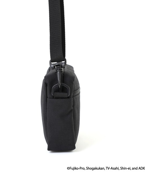 Manhattan Portage（マンハッタンポーテージ）の「Manhattan Portage/マンハッタンポーテージ ショルダーバック "ドラえもん" JOGGER JPN VER 2 DORAEMON 25 MP1404L2DORA25（ショルダーバッグ・メンズ・ブラック・FREE）」の4枚目の写真