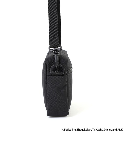 Manhattan Portage（マンハッタンポーテージ）の「Manhattan Portage/マンハッタンポーテージ ショルダーバック "ドラえもん" JOGGER JPN VER 2 DORAEMON 25 MP1404L2DORA25（ショルダーバッグ・メンズ・ブラック・FREE）」の6枚目の写真