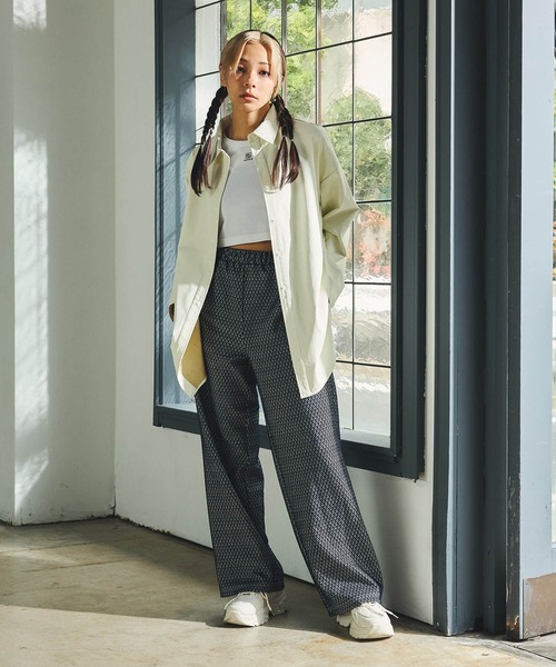 DURAS（デュラス）の「フェイクレザーシャツ（シャツ/ブラウス・レディース・オフホワイト/ブラック/パープル・SMALL/MEDIUM）」の16枚目の写真