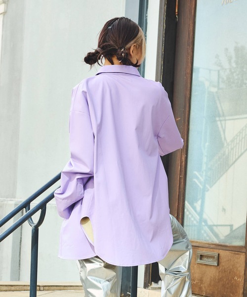 DURAS（デュラス）の「フェイクレザーシャツ（シャツ/ブラウス・レディース・オフホワイト/ブラック/パープル・SMALL/MEDIUM）」の5枚目の写真