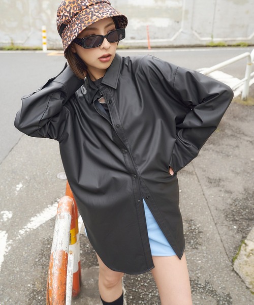 DURAS（デュラス）の「フェイクレザーシャツ（シャツ/ブラウス・レディース・オフホワイト/ブラック/パープル・SMALL/MEDIUM）」の22枚目の写真