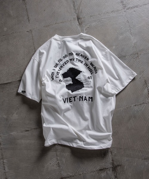 TAION(タイオン)の「【TAION(タイオン)】〈ユニセックス〉ジャパンスペシャル VET 刺繍 Tシャツ(Tシャツ/カットソー・メンズ・オフホワイト/ブラック系その他7・S/M/L/XL)」の2枚目の写真