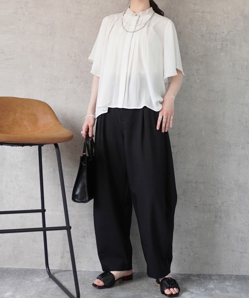 SELECT LEVERY(セレクトリベリー)の「配色バンドカラーシフォンブラウス(シャツ/ブラウス・レディース・ピンクベージュ/オフホワイト/ネイビー/ライトベージュ・MEDIUM)」の7枚目の写真