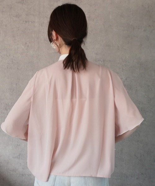 SELECT LEVERY(セレクトリベリー)の「配色バンドカラーシフォンブラウス(シャツ/ブラウス・レディース・ピンクベージュ/オフホワイト/ネイビー/ライトベージュ・MEDIUM)」の11枚目の写真