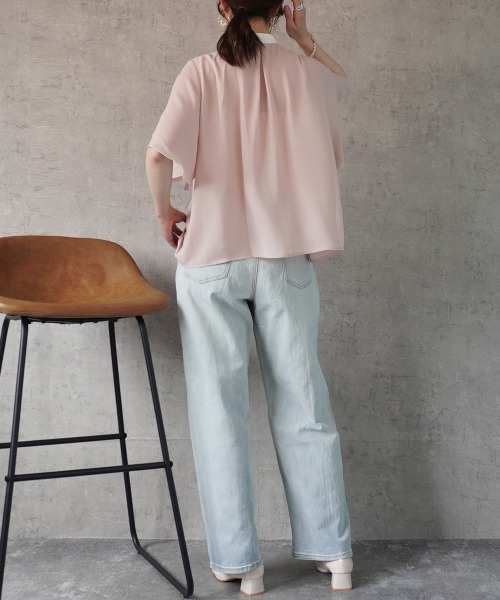 SELECT LEVERY(セレクトリベリー)の「配色バンドカラーシフォンブラウス(シャツ/ブラウス・レディース・ピンクベージュ/オフホワイト/ネイビー/ライトベージュ・MEDIUM)」の14枚目の写真