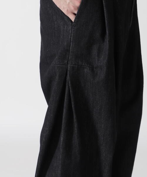 Toironier(トワロニエ)の「Toironier/トワロニエ/Denim 2Tuck Side Tuck Pants(その他パンツ・メンズ・ブラック・1/2)」の16枚目の写真