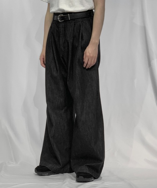 Toironier(トワロニエ)の「Toironier/トワロニエ/Denim 2Tuck Side Tuck Pants(その他パンツ・メンズ・ブラック・1/2)」の2枚目の写真