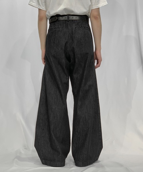 Toironier(トワロニエ)の「Toironier/トワロニエ/Denim 2Tuck Side Tuck Pants(その他パンツ・メンズ・ブラック・1/2)」の4枚目の写真