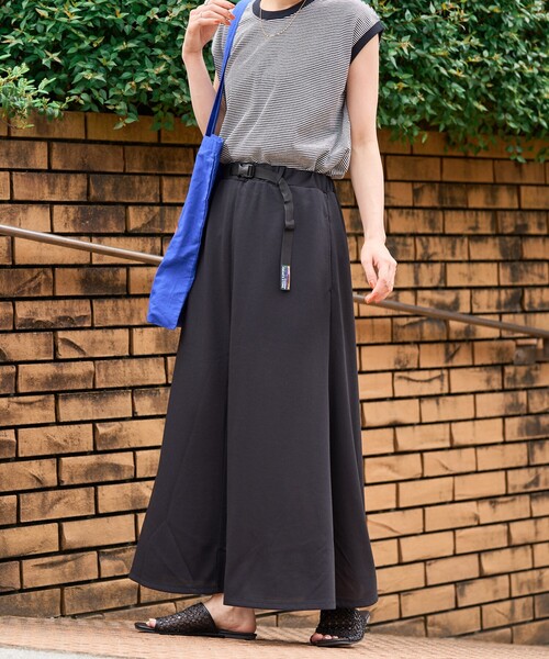 FREAK'S STORE(フリークスストア)の「限定展開 FREAK'S STORE OUTDOORS DRYMIX ドライミックス マキシスカート(吸水速乾・接触冷感・UVカット)(スカート・レディース・オレンジ/ブラック/オリーブ/グレー・SMALL/MEDIUM)」の8枚目の写真