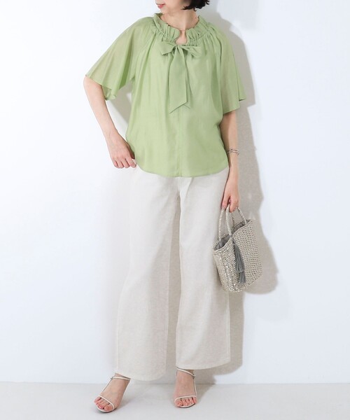 MICO COULIER(ミコクリエ)の「《セットアップ対応》シルキーローンフレアースリーブブラウス(シャツ/ブラウス・レディース・オフホワイト/ライトグリーン/チャコールグレー・38)」の11枚目の写真