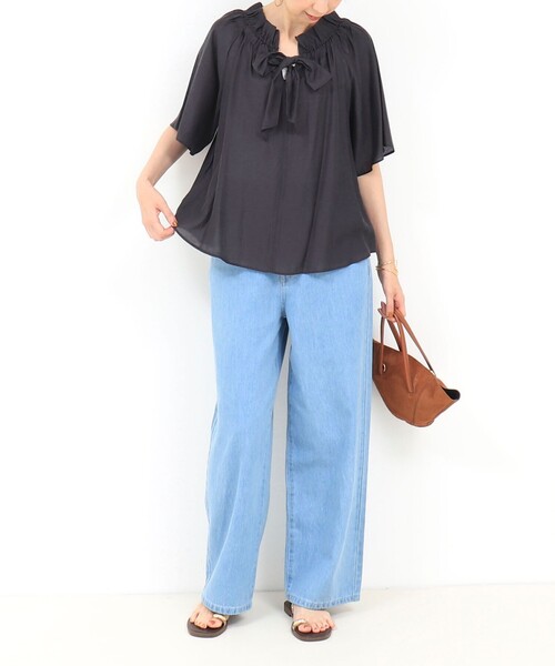 MICO COULIER(ミコクリエ)の「《セットアップ対応》シルキーローンフレアースリーブブラウス(シャツ/ブラウス・レディース・オフホワイト/ライトグリーン/チャコールグレー・38)」の15枚目の写真