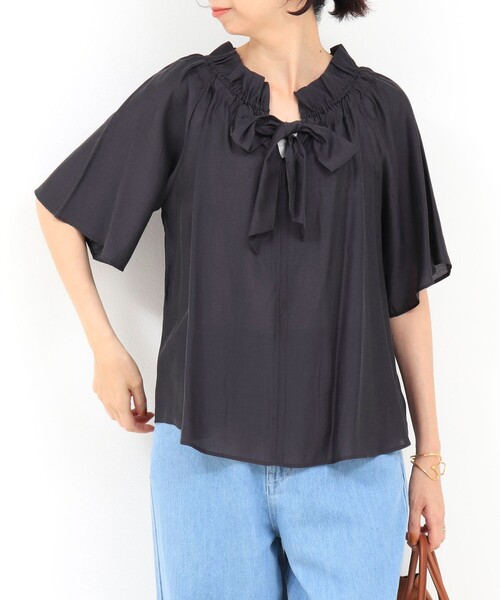 MICO COULIER(ミコクリエ)の「《セットアップ対応》シルキーローンフレアースリーブブラウス(シャツ/ブラウス・レディース・オフホワイト/ライトグリーン/チャコールグレー・38)」の16枚目の写真