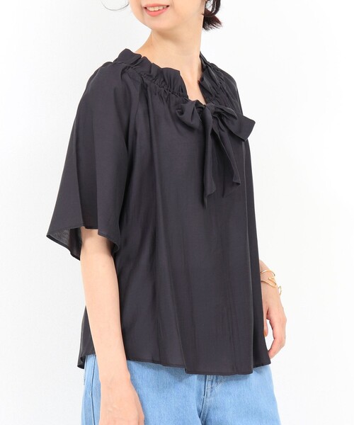 MICO COULIER(ミコクリエ)の「《セットアップ対応》シルキーローンフレアースリーブブラウス(シャツ/ブラウス・レディース・オフホワイト/ライトグリーン/チャコールグレー・38)」の19枚目の写真