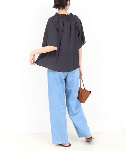 MICO COULIER(ミコクリエ)の「《セットアップ対応》シルキーローンフレアースリーブブラウス(シャツ/ブラウス・レディース・オフホワイト/ライトグリーン/チャコールグレー・38)」の20枚目の写真