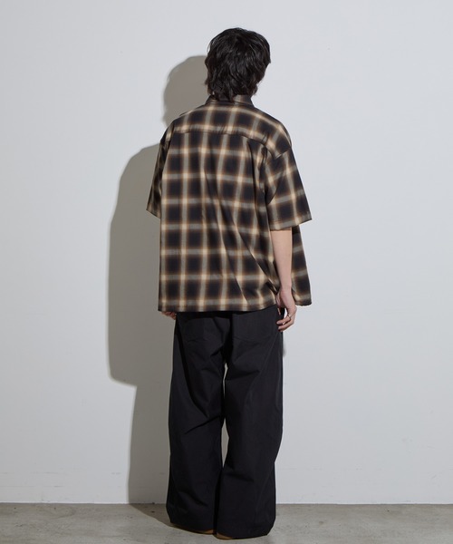SLICK(スリック)の「【SLICK/スリック】Ombre Check Drawstring Shirt / オンブレチェックドローストリングシャツ/ オーバーサイズ(シャツ/ブラウス・メンズ・ブラック/ブラウン・1/2/3)」の11枚目の写真