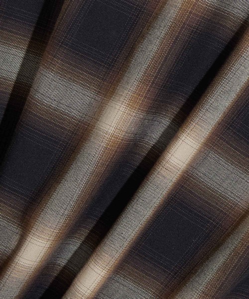 SLICK(スリック)の「【SLICK/スリック】Ombre Check Drawstring Shirt / オンブレチェックドローストリングシャツ/ オーバーサイズ(シャツ/ブラウス・メンズ・ブラック/ブラウン・1/2/3)」の5枚目の写真