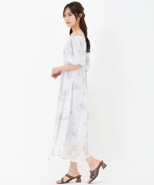 31 Sons de mode（トランテアン　ソン　ドゥ　モード）の「花柄オフショルシアーワンピース（ワンピース・レディース・オフホワイト/クリーム/サックスブルー・S/M）」の8枚目の写真