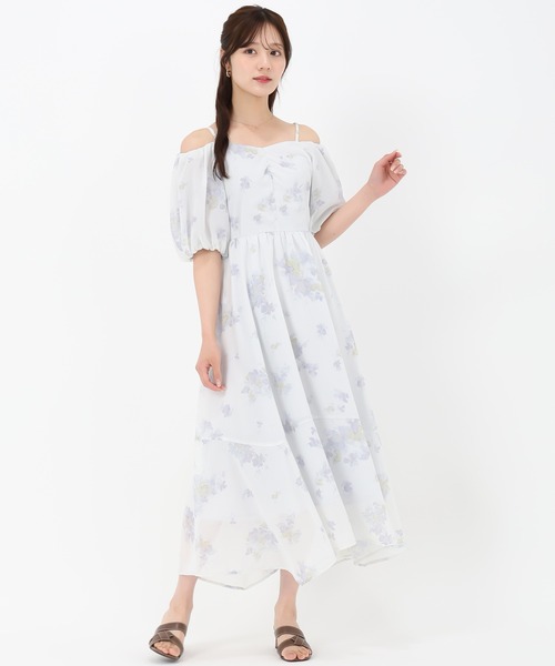 31 Sons de mode（トランテアン　ソン　ドゥ　モード）の「花柄オフショルシアーワンピース（ワンピース・レディース・オフホワイト/クリーム/サックスブルー・S/M）」の17枚目の写真