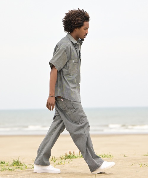 #Re:room（リルーム）の「ヒッコリーペインターワイドデニムパンツ（デニムパンツ・メンズ・ブルー/ブラック・MEDIUM/LARGE/SMALL）」の15枚目の写真