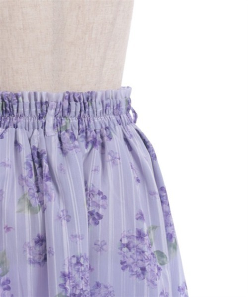 axes femme（アクシーズファム）の「紫陽花柄シアーストライプスカート
