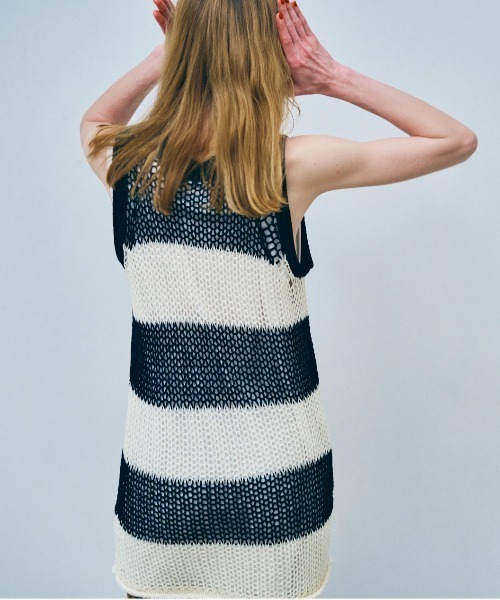 RNA（アールエヌエー）の「K2723 ワイドボーダーメッシュタンク（ニット/セーター・レディース・グリーン/ブラック×ホワイト/ブラウン・MEDIUM）」の16枚目の写真